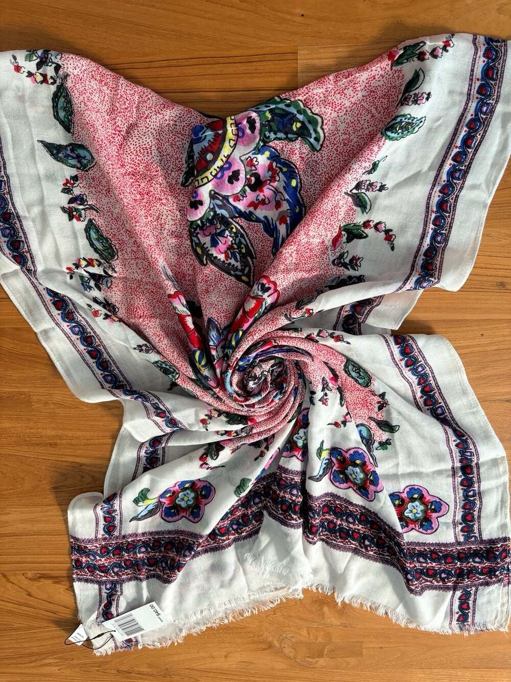 Vera Bradley Soft Fringe Scarf in Stitched Flowers Pattern new with tags